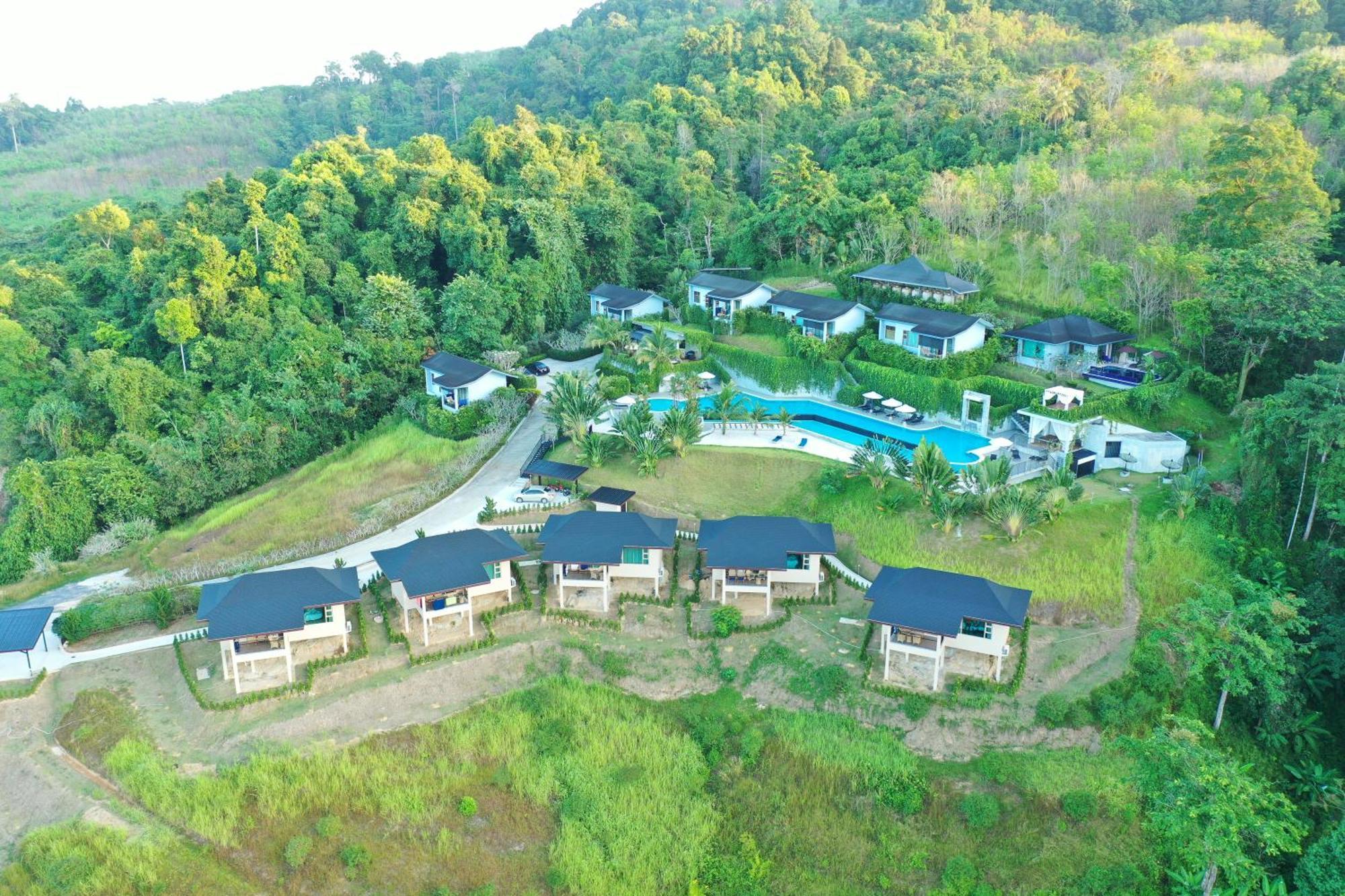 Khaolak Blue Sky Villa Khao Lak Exteriör bild